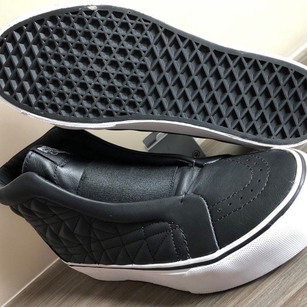 VANS X KARL LAGERFELD SK8-HI LACELESS SKATE SHOES - Picture 3 of 8